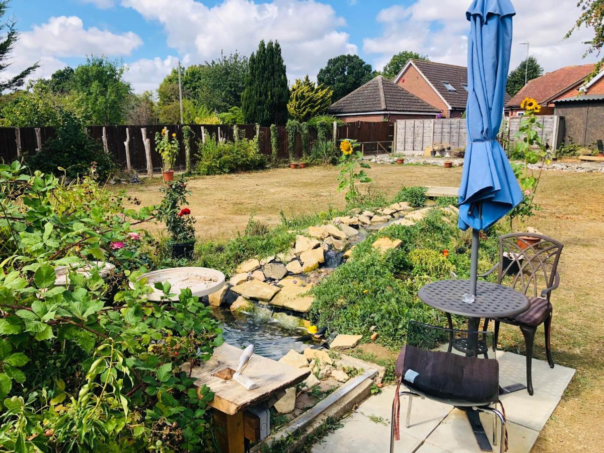 Amazing Quiet Garden House Near London Luton Airport Appartamento Esterno foto